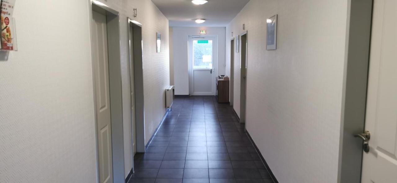 Motel Am Outletcenter ノイミュンスター エクステリア 写真
