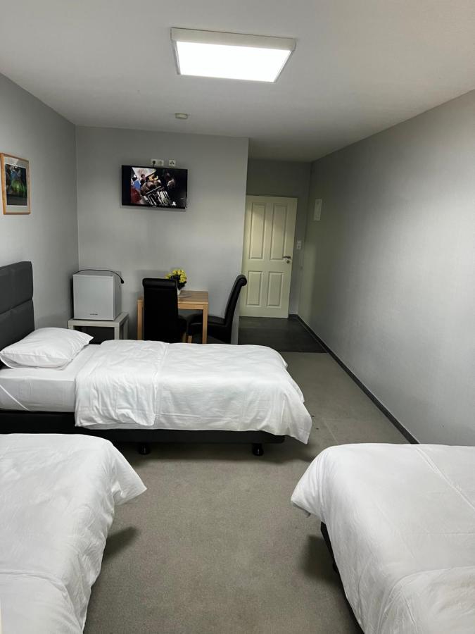 Motel Am Outletcenter ノイミュンスター エクステリア 写真