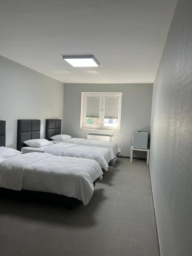Motel Am Outletcenter ノイミュンスター エクステリア 写真