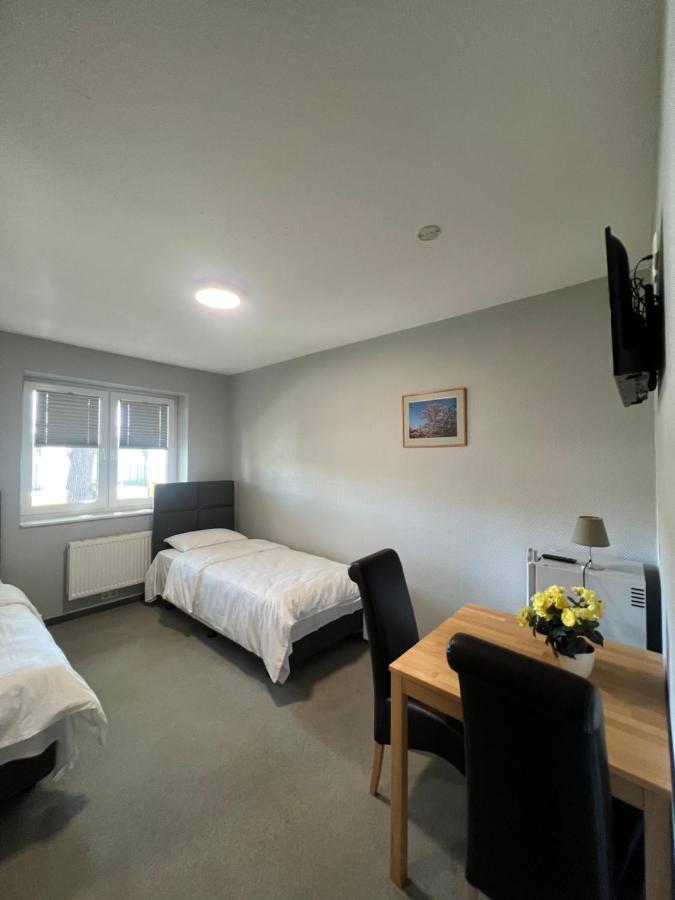 Motel Am Outletcenter ノイミュンスター エクステリア 写真