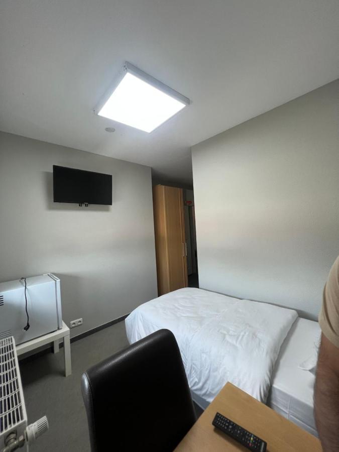 Motel Am Outletcenter ノイミュンスター エクステリア 写真