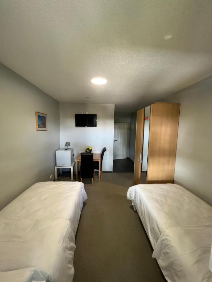 Motel Am Outletcenter ノイミュンスター エクステリア 写真